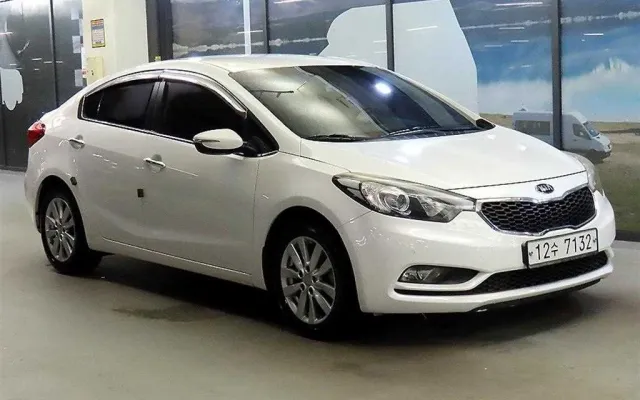 K3 중고차 K3 1.6 GDI 트렌디 매물 사진 7 - 2014/09 27,344km